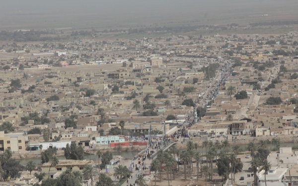 Iraqi officials observe elections from skies
