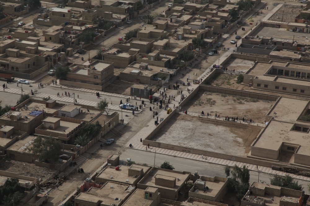 Iraqi officials observe elections from skies