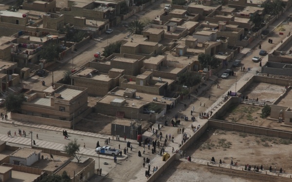 Iraqi officials observe elections from skies