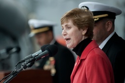 Navy Commissions USS Dewey to Destroyer Fleet