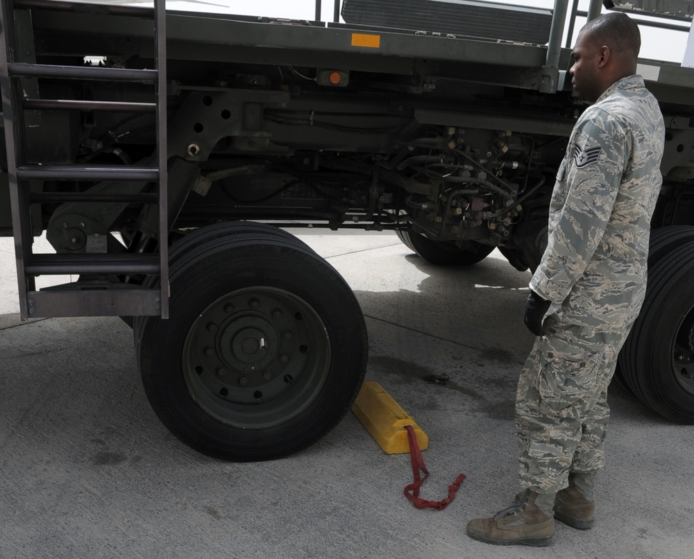 Andrews Aerial Porter, Pembroke Pines Native, Supports Combat Zone Air Terminal Ops for Southwest Asia Wing