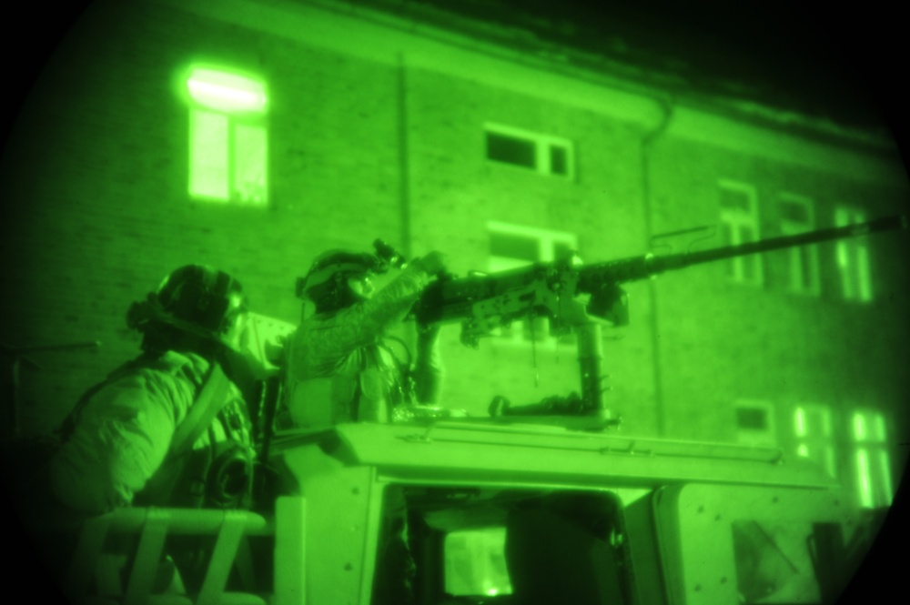 Special Forces perform night recon training
