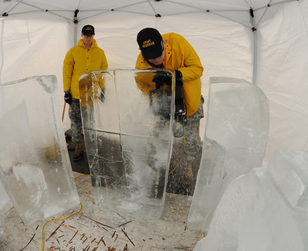 Skinner, Beard, Vaughan compete in five-block ice carving at Army Culinary Arts Competition