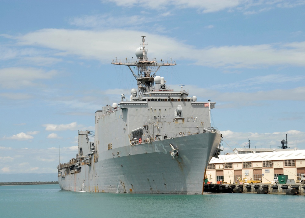 USS Fort McHenry