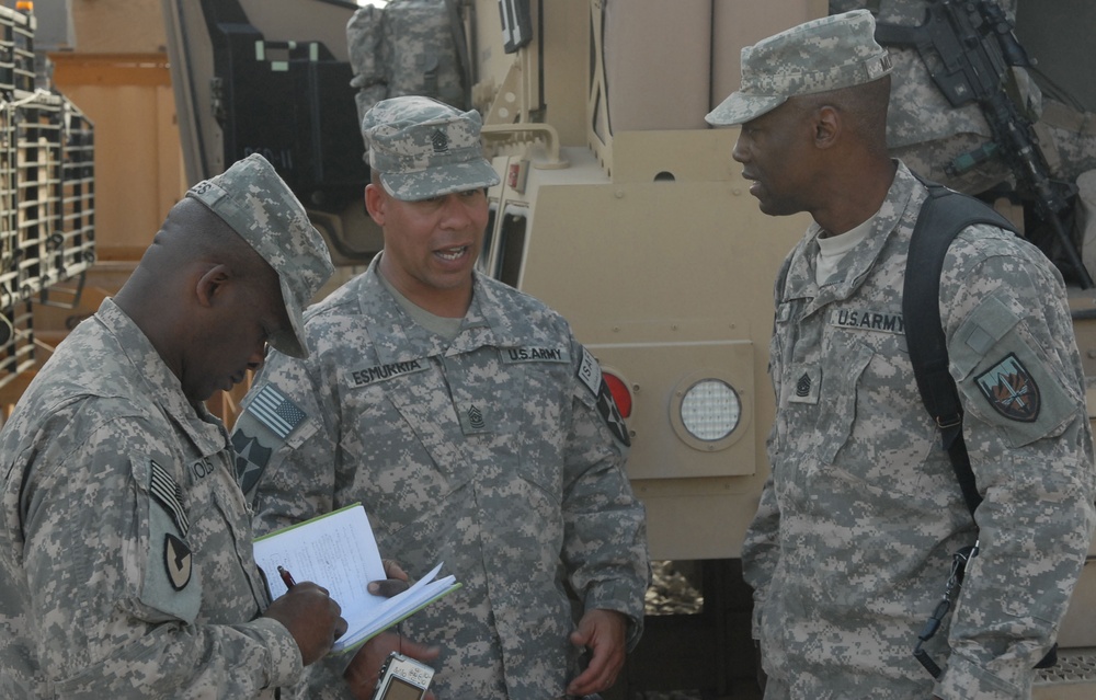 Army Materiel Command Leadership Visit 5th SBCT Troops