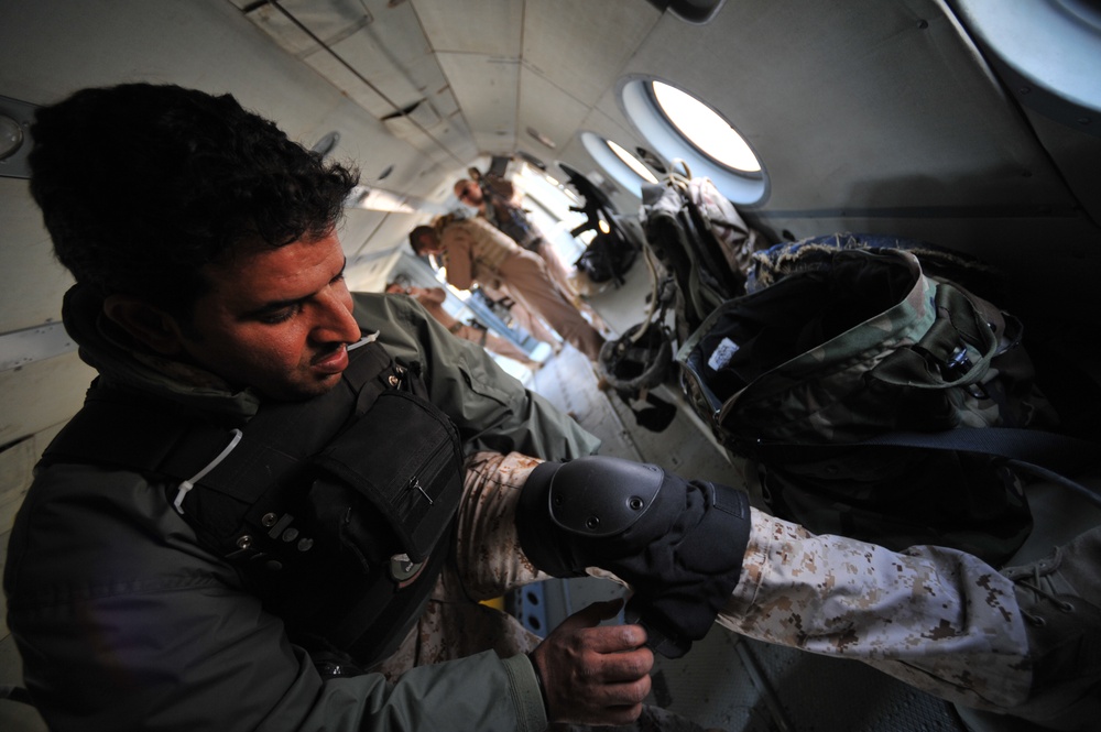 Iraqi aerial gunners aim to protect helicopters, defend Iraq