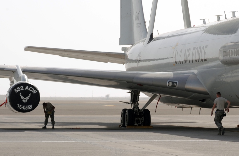 Sentry Maintainers on the Job in Southwest Asia