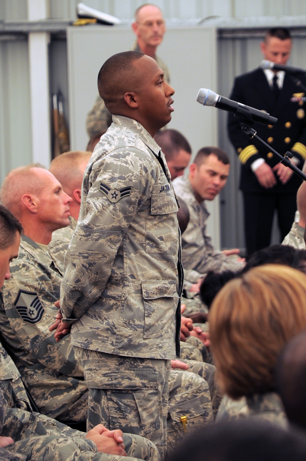 Defense Secretary Gates Visits 380th Air Expeditionary Wing