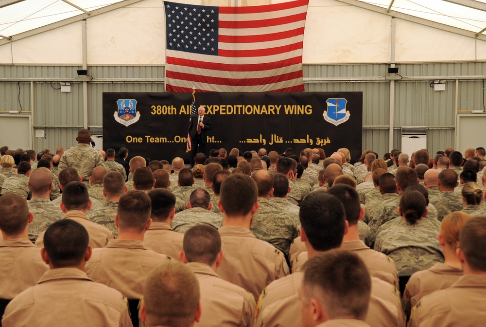Defense Secretary Gates Visits 380th Air Expeditionary Wing