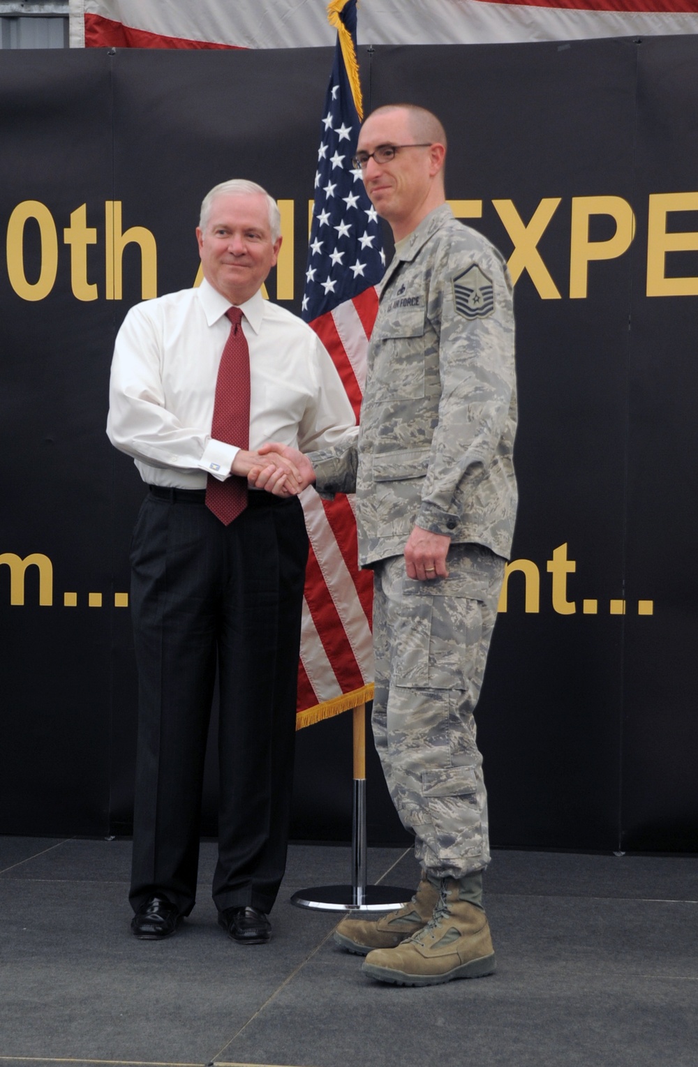 Defense Secretary Gates Visits 380th Air Expeditionary Wing