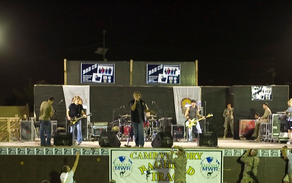 Bad Company performs for the troops