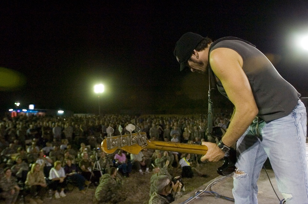 Bad Company performs for the troops
