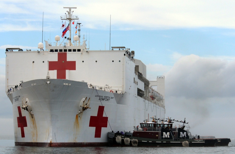 USNS Comfort arrives in Norfolk