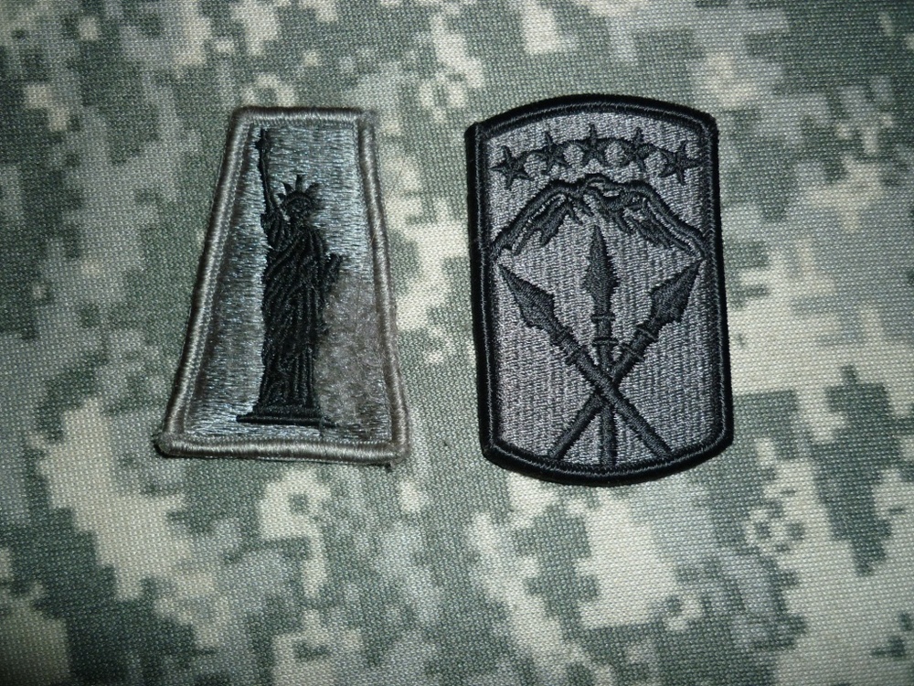 Patch Ceremony Gives Soldiers Bi-Coastal Representation
