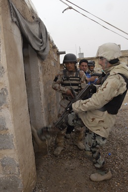 Iraqi army, Iraqi police work together during Tiger Team training