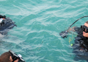 Army Dive Instructor makes his time count