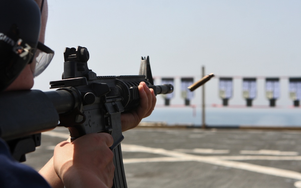 USS Ashland Shotgun, M16 Qualification