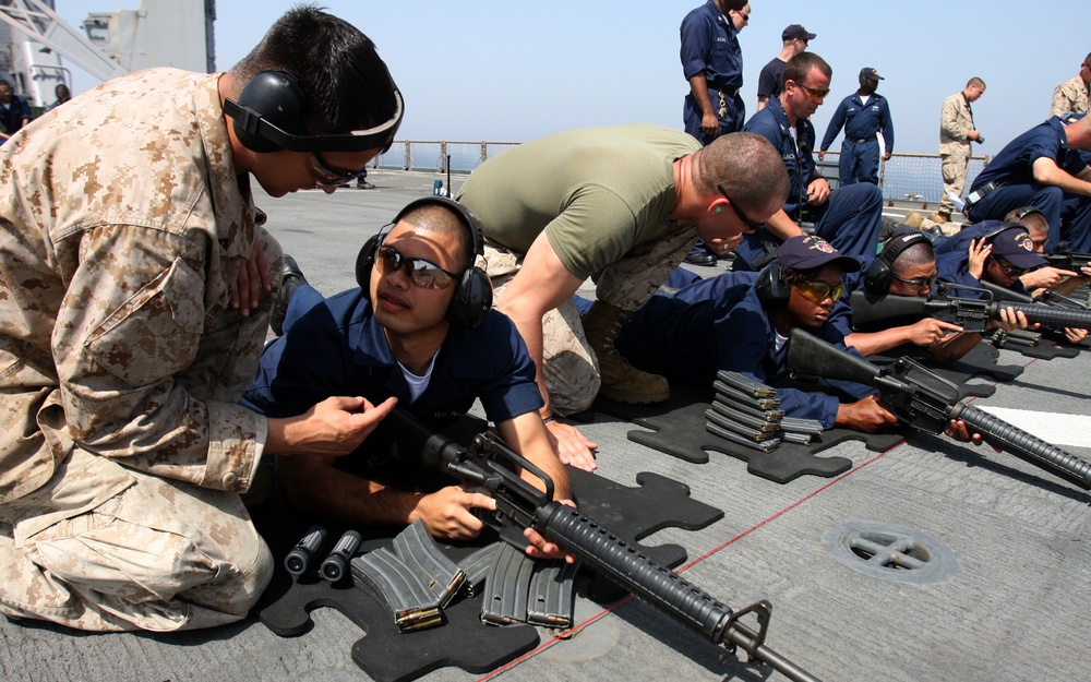 USS Ashland Shotgun, M16 Qualification