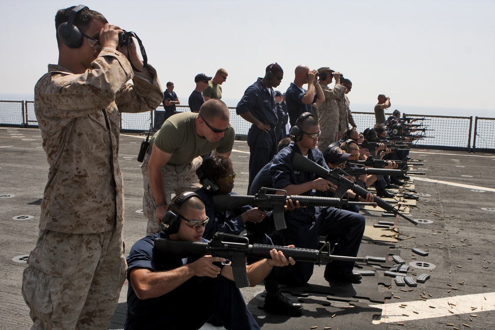 USS Ashland Shotgun, M16 Qualification