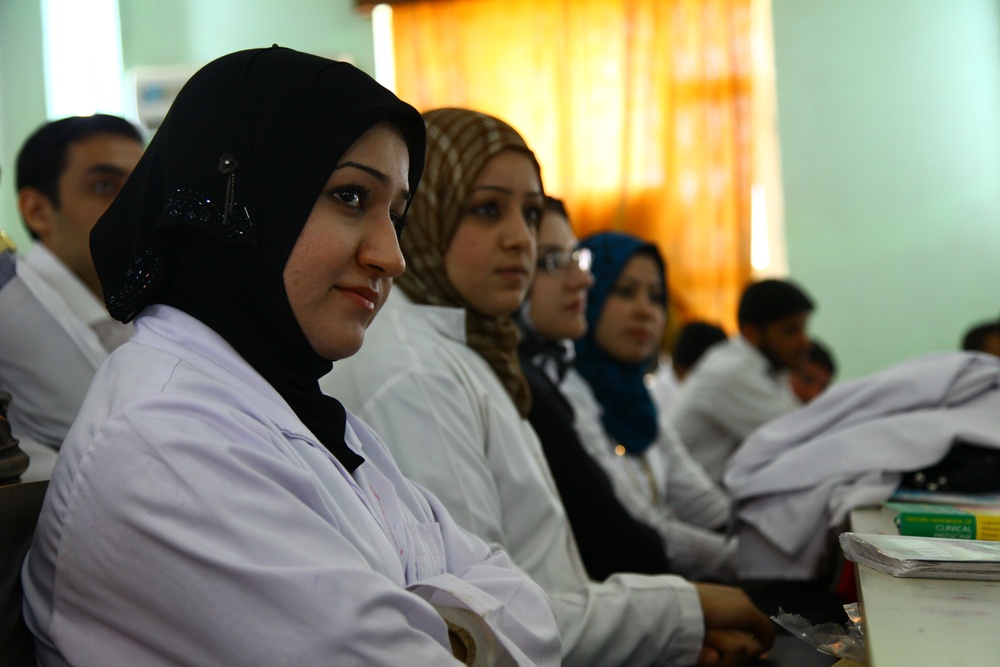 a lecture at the Basra University College of Medicine in Basra