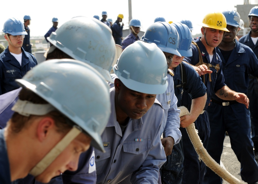 Gunston Hall Sailors Teach First Aid to African sailors