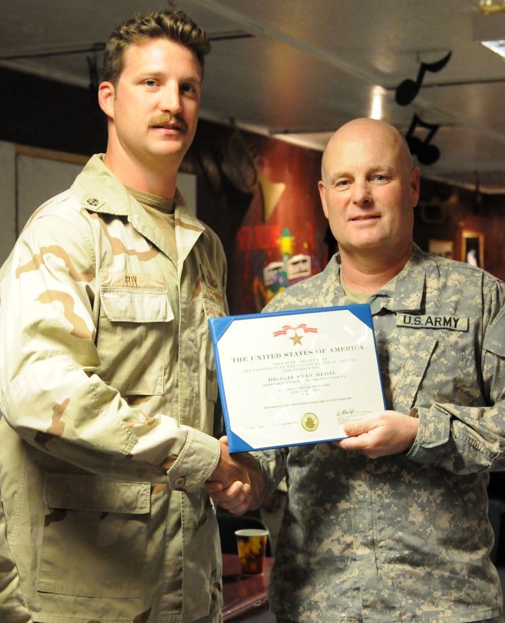 Navy EOD receive awards