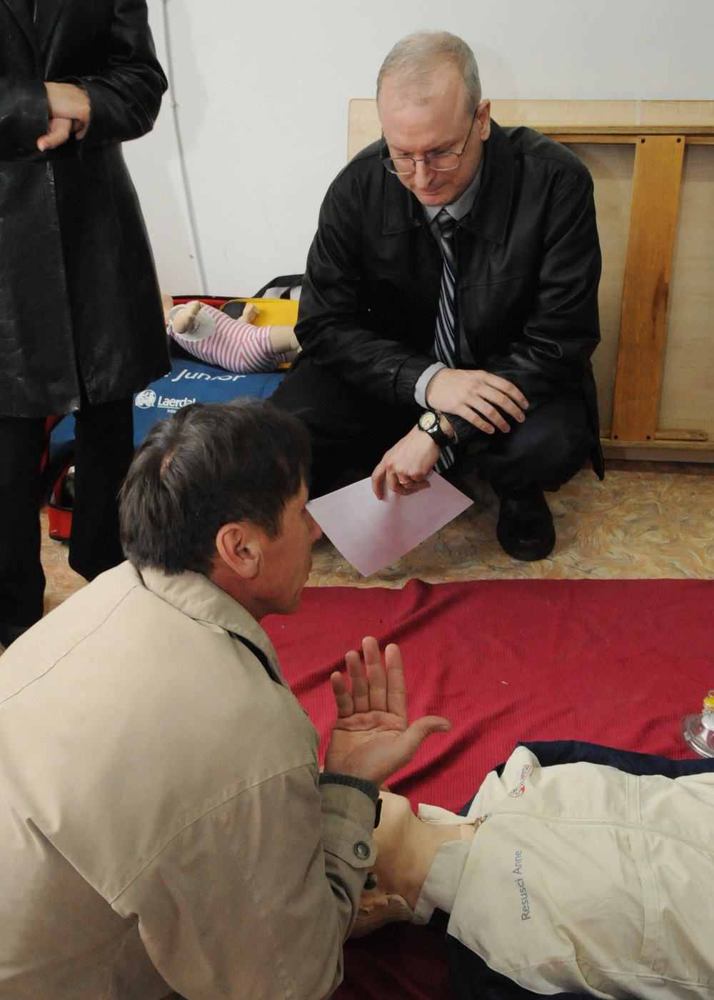 Expeditionary MDG teaches Kyrgyz doctors lifesaving skills