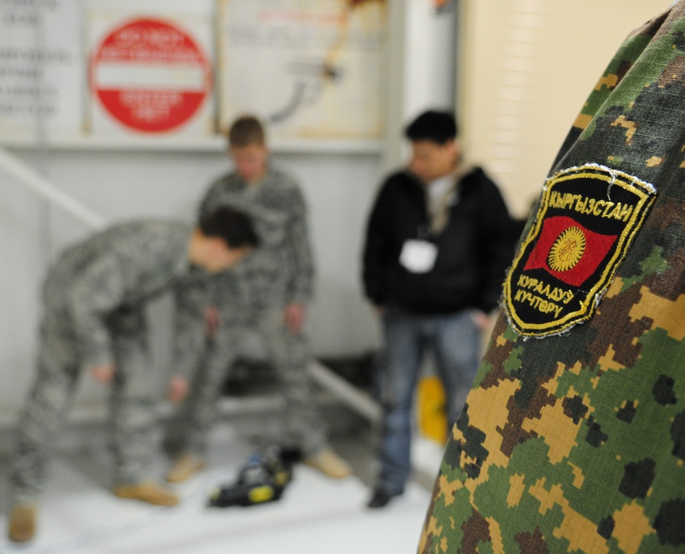 Joint EOD training at the Transit Center benefits two nations