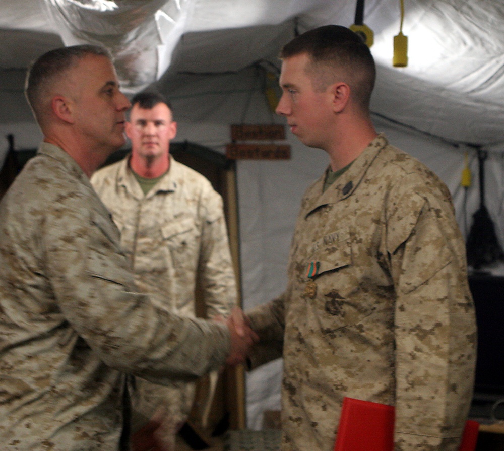 MAG-40 Corpsman Recognized for Heroic Actions