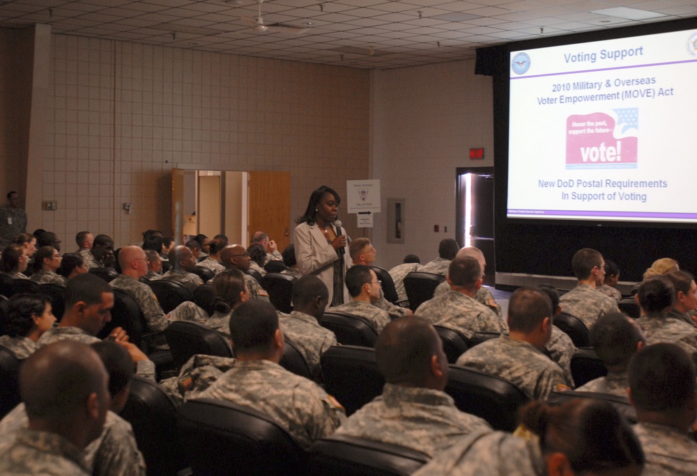 Soldiers Refresh DoD Postal Operations Skills During Silver Scimitar 2010