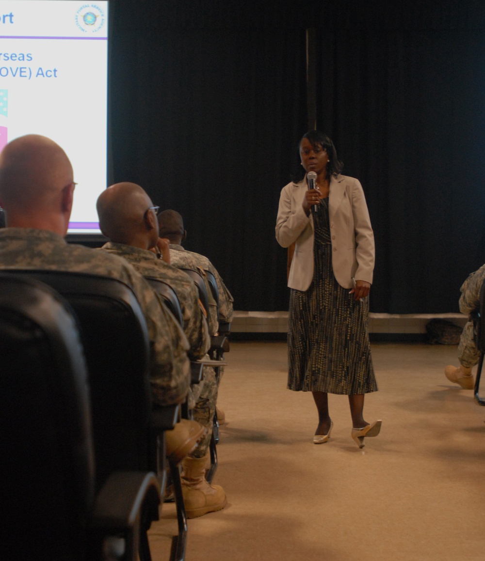 Soldiers Refresh DoD Postal Operations Skills During Silver Scimitar 2010