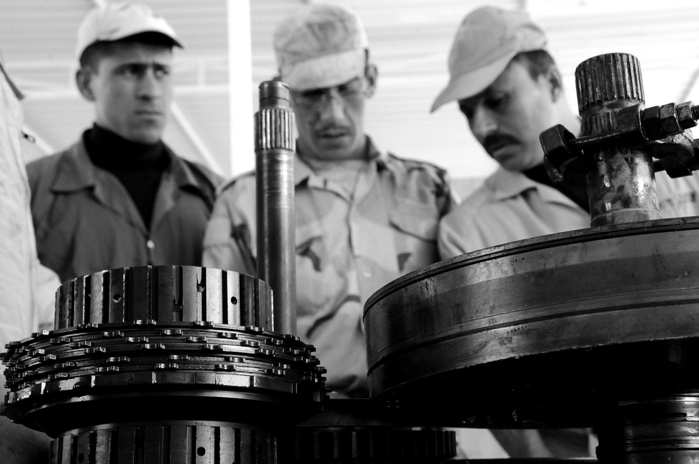 Iraqi Army Technicians Work on Transmissions