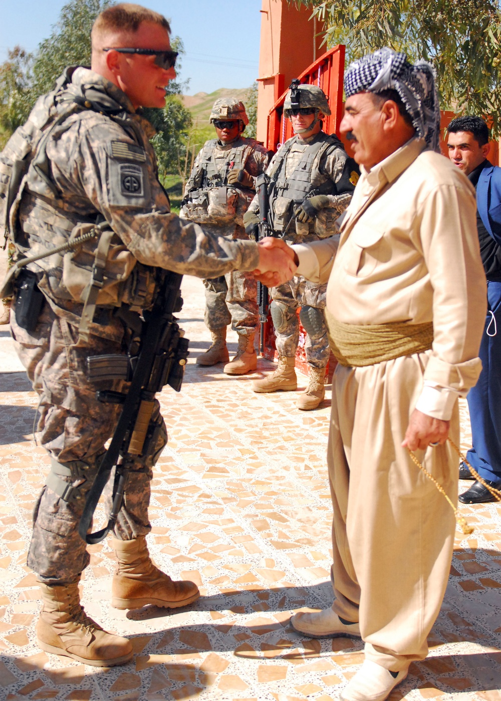 Peshmerga Cdr. Plays Host to CSF Soldiers