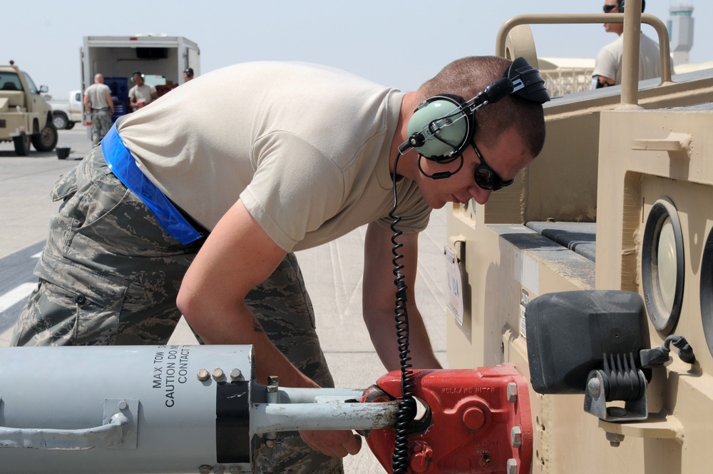 Sentry Maintenance Airmen Recover E-3 in Southwest Asia
