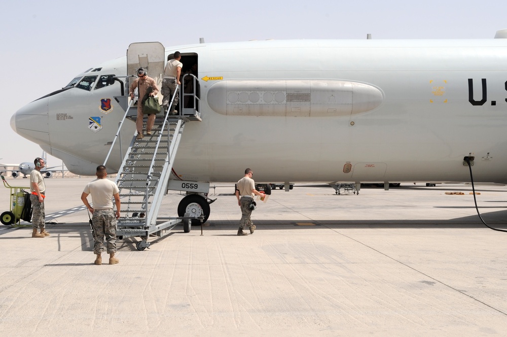 Sentry Maintenance Airmen Recover E-3 in Southwest Asia