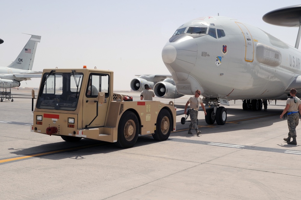 Sentry Maintenance Airmen Recover E-3 in Southwest Asia