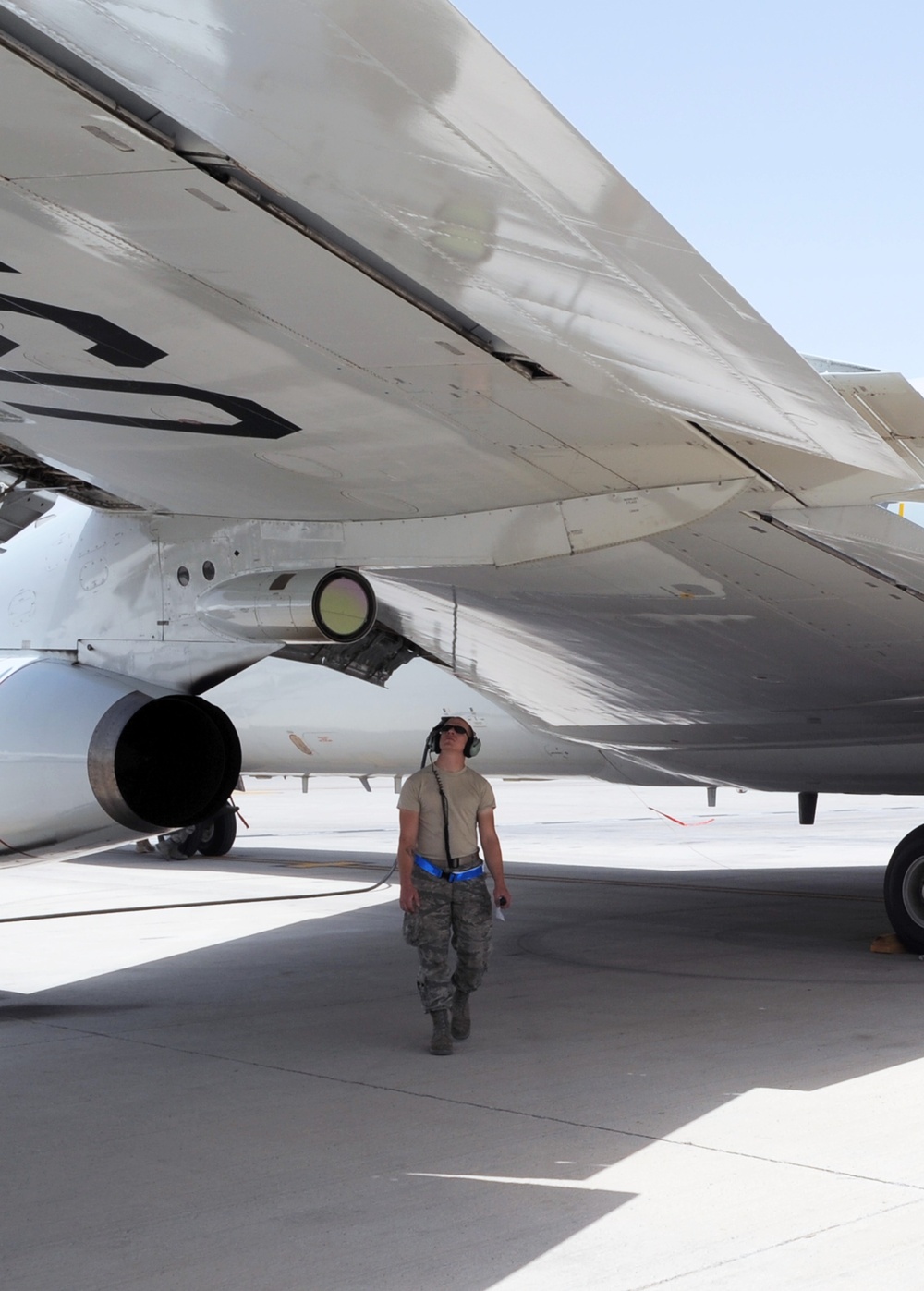 Sentry Maintenance Airmen Recover E-3 in Southwest Asia