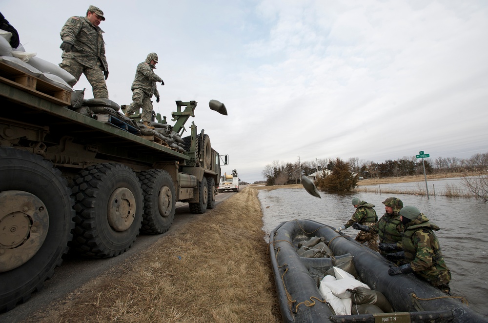 Army National Guard helps Northeast South Dakota fight flood