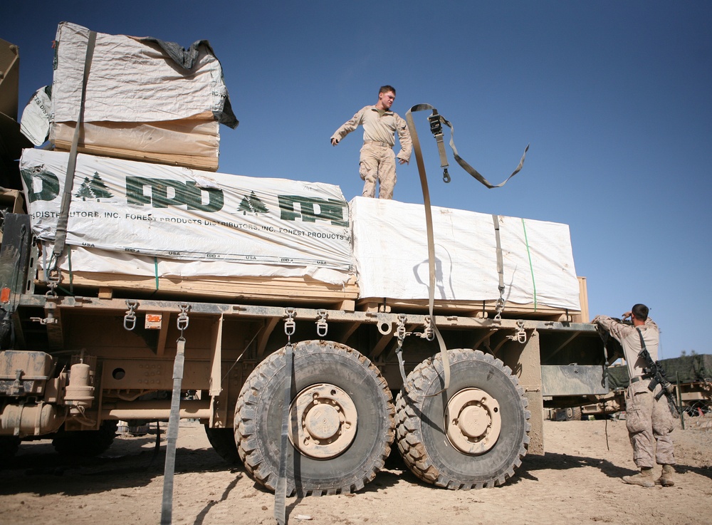 Loaded Down for Success:Alpha Company Marines Cruise Through 'Kundee Larha VI'