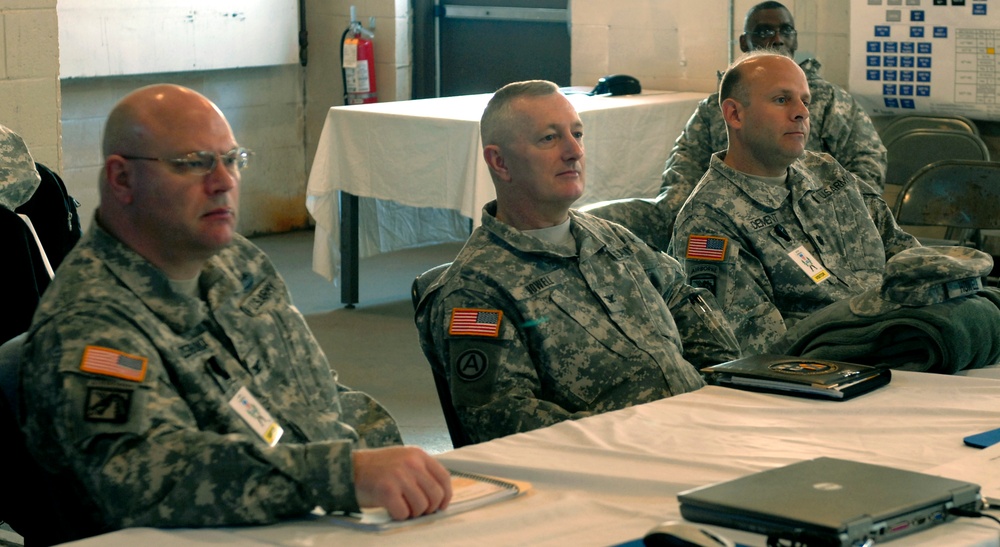 108th SB Commander Visits Silver Scimitar 2010