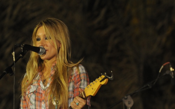 Whitney Duncan Band Performs in Baghdad