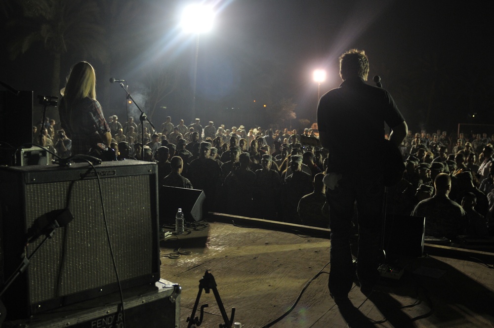 Whitney Duncan Band Performs in Baghdad