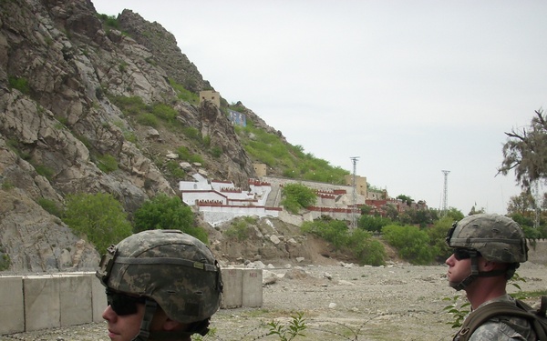 CENTCOM Logistics Team Visits Torkham Gate, Busiest Afghanistan-Pakistan Border Crossing