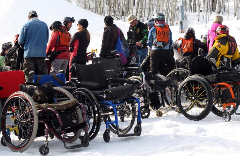 Shinseki Cheers on Disabled Vets at Winter Sports Clinic