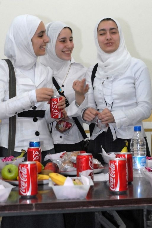 Iraqi, US Students Make Connections Over Web