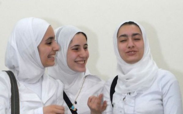 Iraqi, US Students Make Connections Over Web