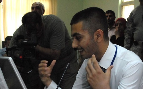 Iraqi, US Students Make Connections Over Web