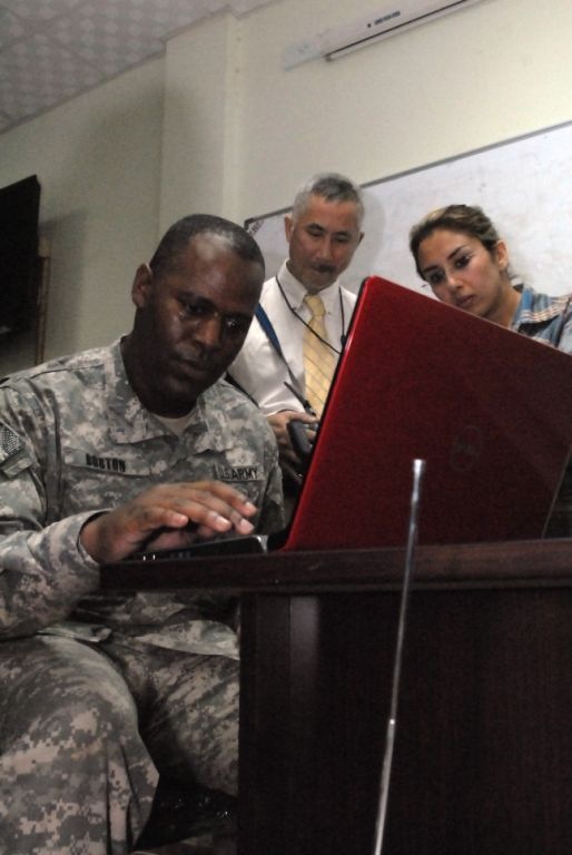Iraqi, US Students Make Connections Over Web