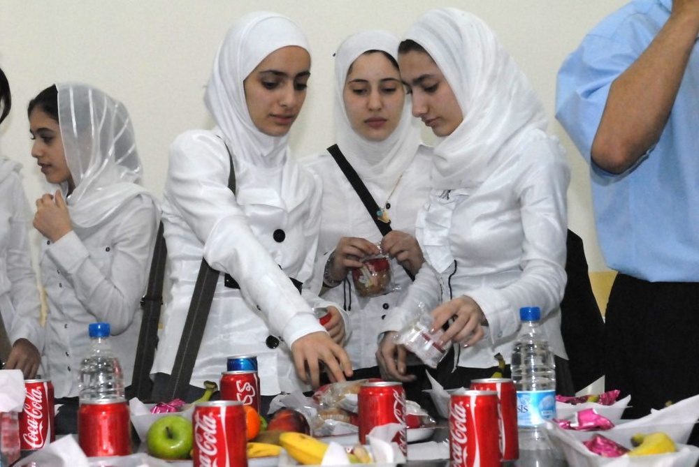 Iraqi, US Students Make Connections Over Web