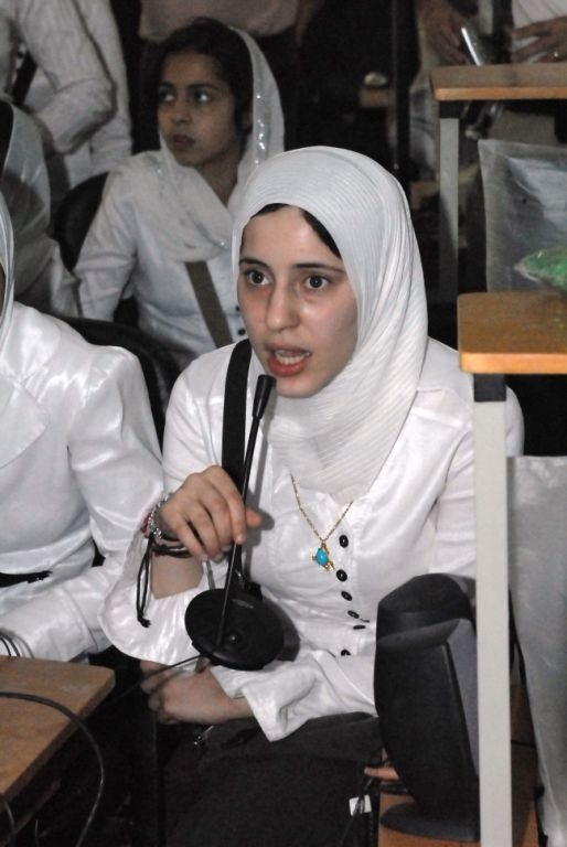 Iraqi, US Students Make Connections Over Web